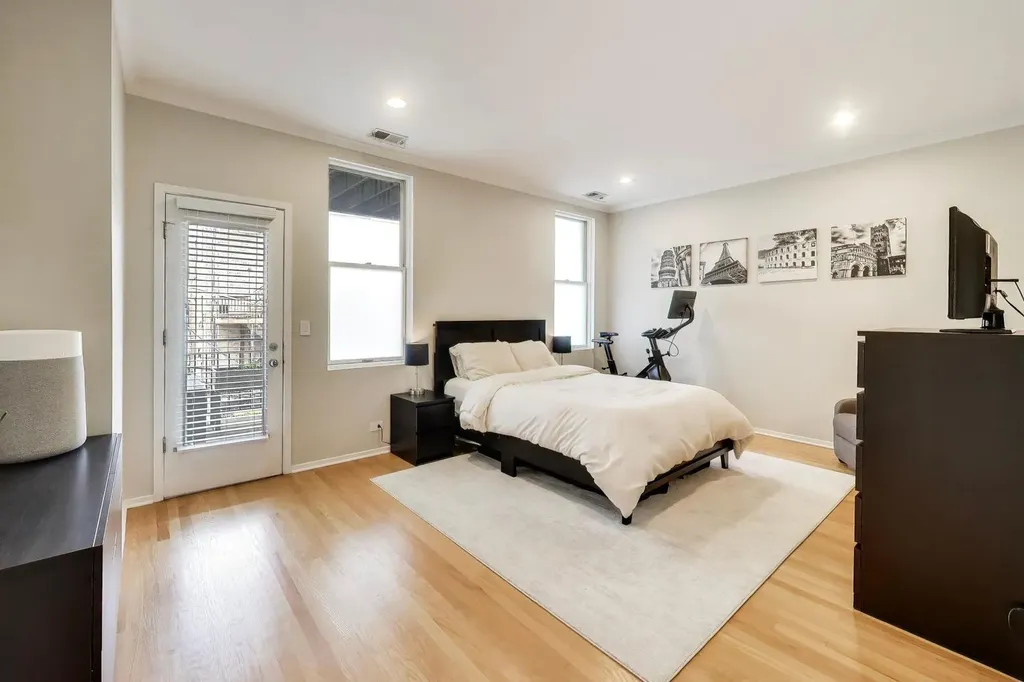 844 West Diversey Parkway Chicago IL 60614