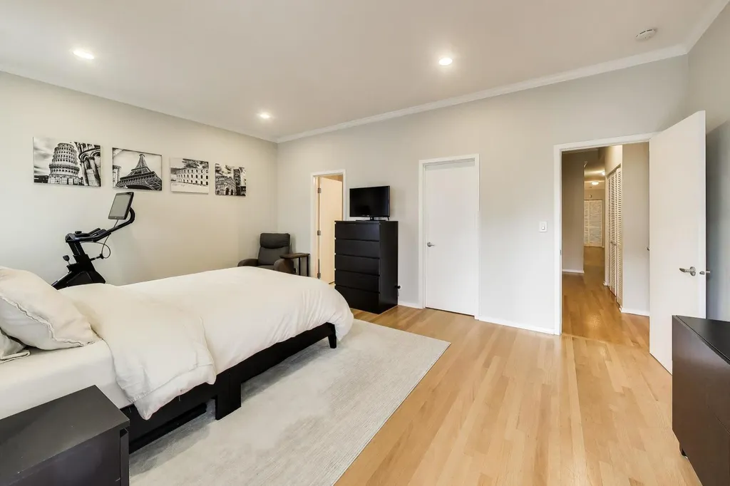 844 West Diversey Parkway Chicago IL 60614
