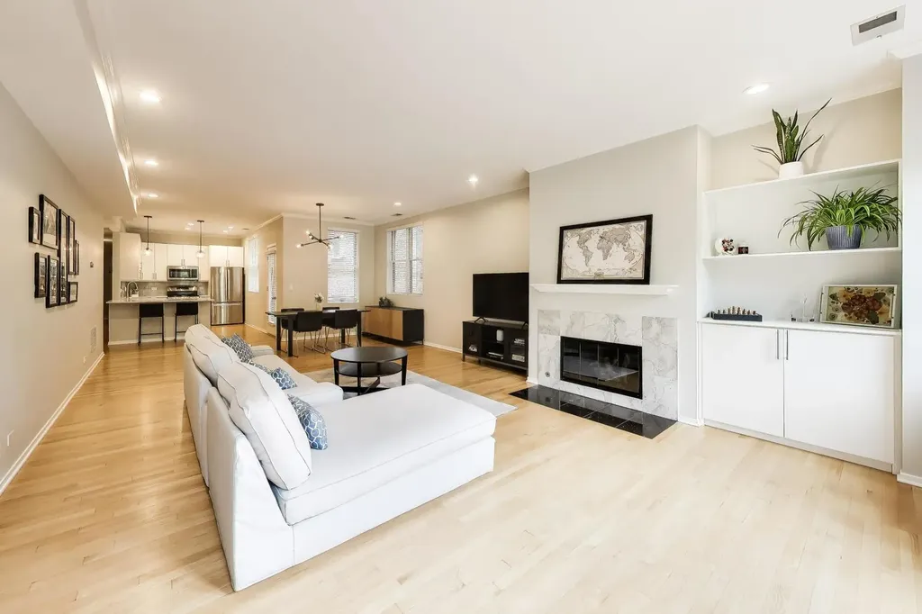 844 West Diversey Parkway Chicago IL 60614