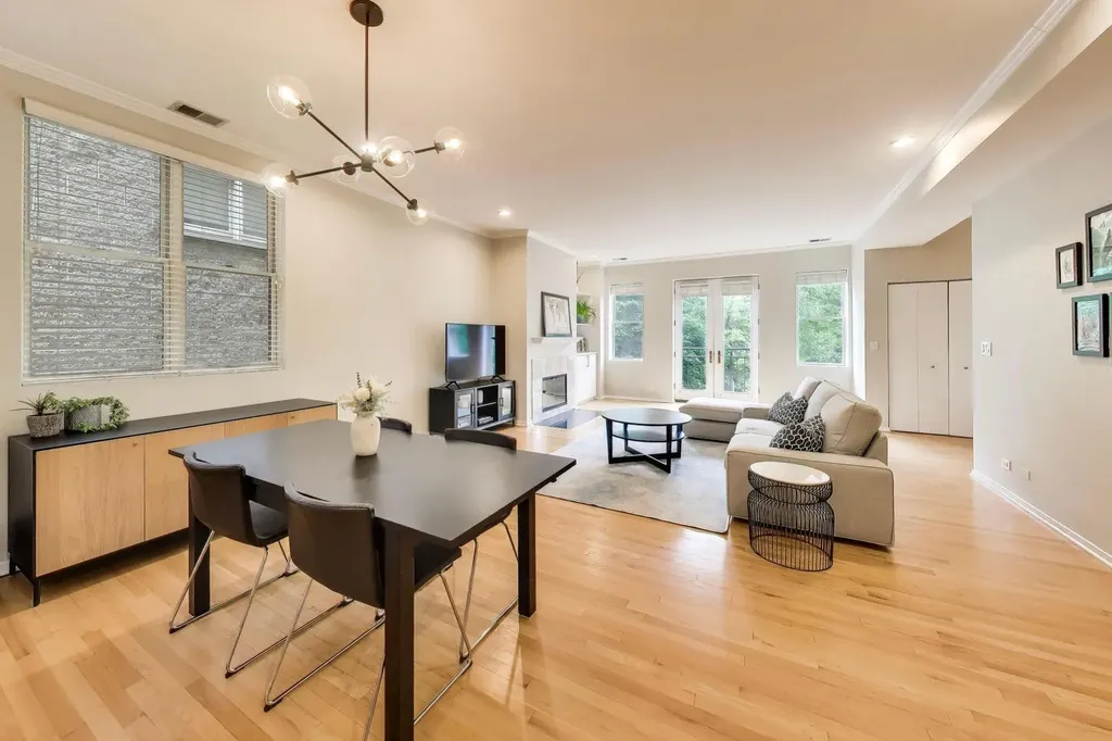 844 West Diversey Parkway Chicago IL 60614