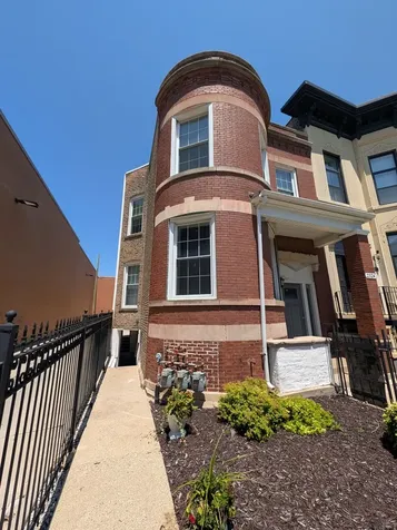 2324 West Monroe Street Chicago IL 60612