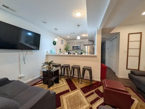 2324 West Monroe Street Chicago IL 60612