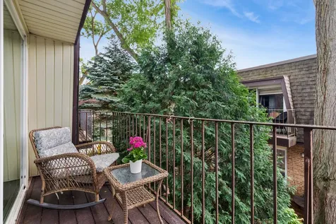 1835 Tanglewood Drive Glenview IL 60025