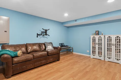 1835 Tanglewood Drive Glenview IL 60025