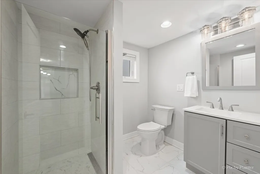 5252 North Mulligan Avenue Chicago IL 60630