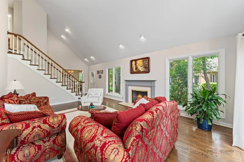 1138 Lynette Drive Lake Forest IL 60045