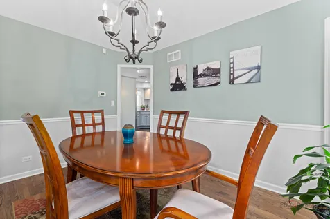 1138 Lynette Drive Lake Forest IL 60045