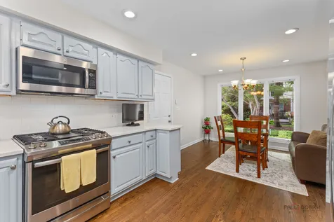 1138 Lynette Drive Lake Forest IL 60045