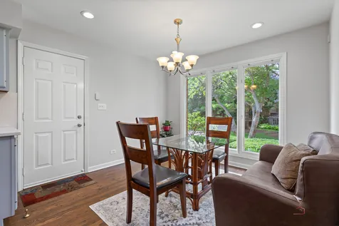 1138 Lynette Drive Lake Forest IL 60045