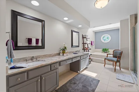 1138 Lynette Drive Lake Forest IL 60045