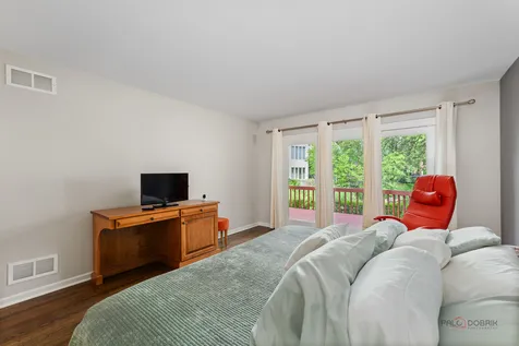 1138 Lynette Drive Lake Forest IL 60045