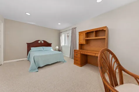 1138 Lynette Drive Lake Forest IL 60045