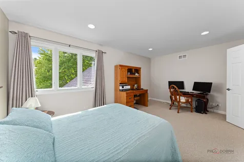1138 Lynette Drive Lake Forest IL 60045