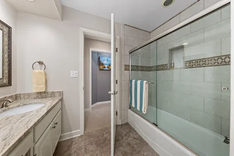 1138 Lynette Drive Lake Forest IL 60045