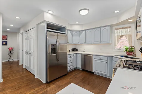 1138 Lynette Drive Lake Forest IL 60045