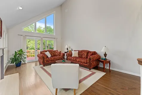 1138 Lynette Drive Lake Forest IL 60045
