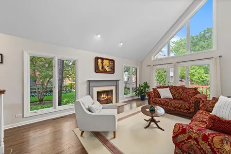 1138 Lynette Drive Lake Forest IL 60045