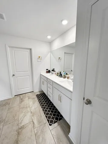 765 Kentshire Circle Elgin IL 60124