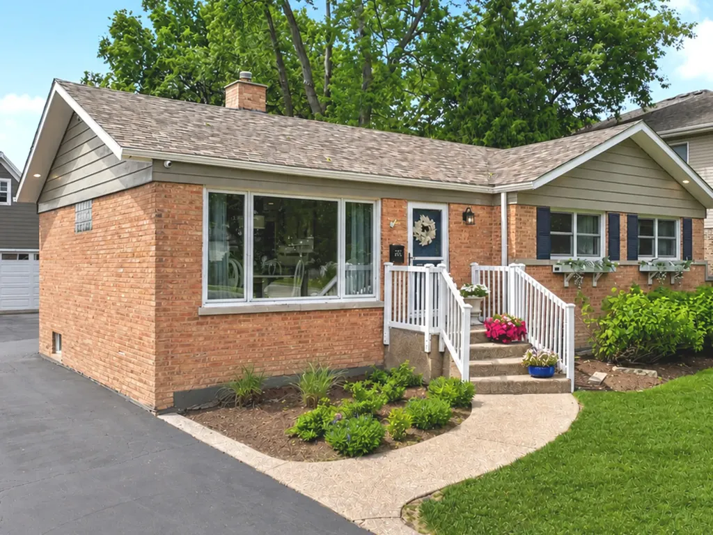 2531 Glenview Road Glenview IL 60025