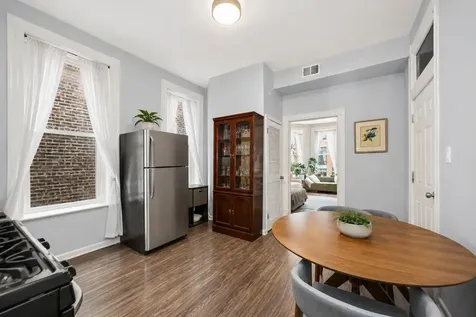 841 North Damen Avenue Chicago IL 60622