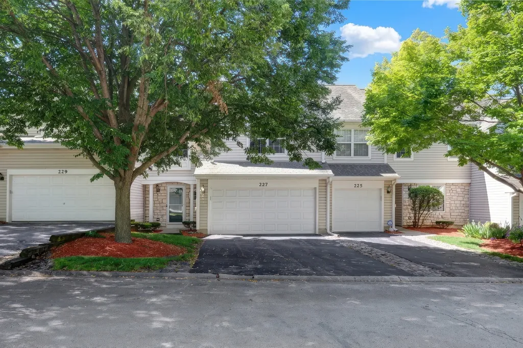 227 Rainier Way Fox Lake IL 60020