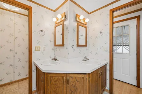 726 Hillcrest Lane Crystal Lake IL 60014