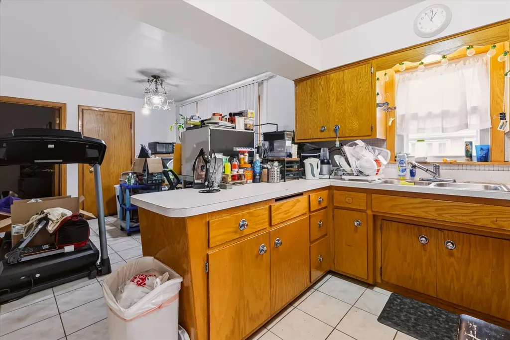 6128 South Kilpatrick Avenue Chicago IL 60629