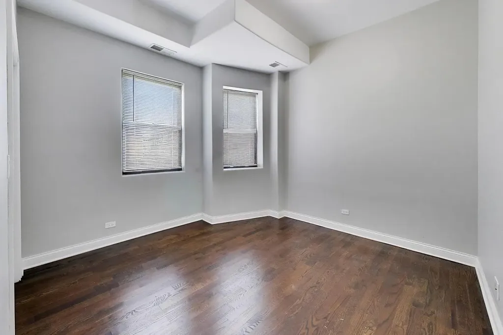 3330 South Indiana Avenue Chicago IL 60616
