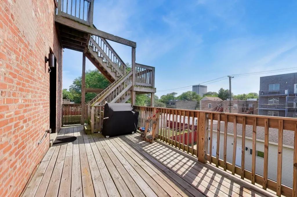 3330 South Indiana Avenue Chicago IL 60616