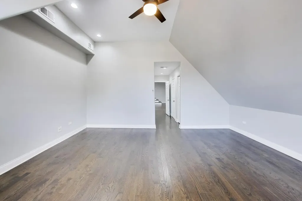 3330 South Indiana Avenue Chicago IL 60616