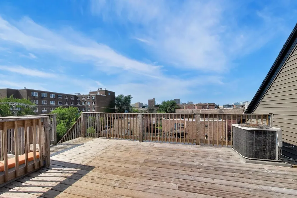 3330 South Indiana Avenue Chicago IL 60616