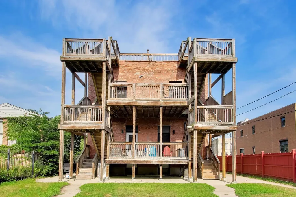 3330 South Indiana Avenue Chicago IL 60616