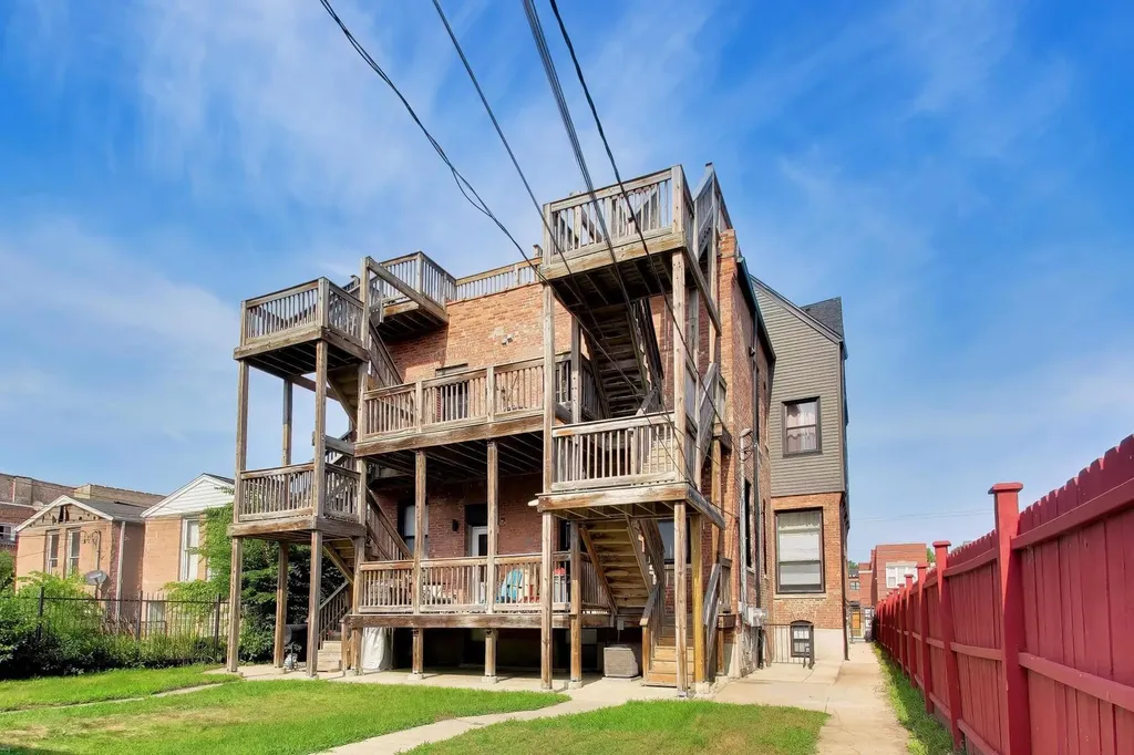 3330 South Indiana Avenue Chicago IL 60616