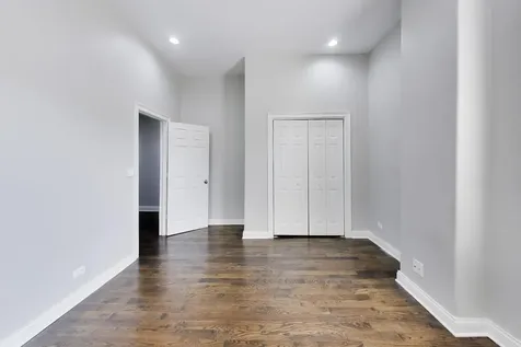 3330 South Indiana Avenue Chicago IL 60616
