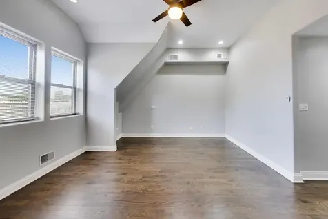 3330 South Indiana Avenue Chicago IL 60616