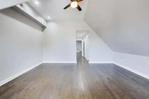 3330 South Indiana Avenue Chicago IL 60616
