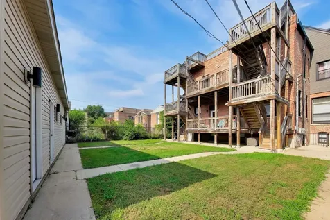 3330 South Indiana Avenue Chicago IL 60616