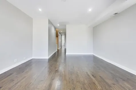 3330 South Indiana Avenue Chicago IL 60616