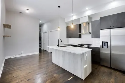 3330 South Indiana Avenue Chicago IL 60616