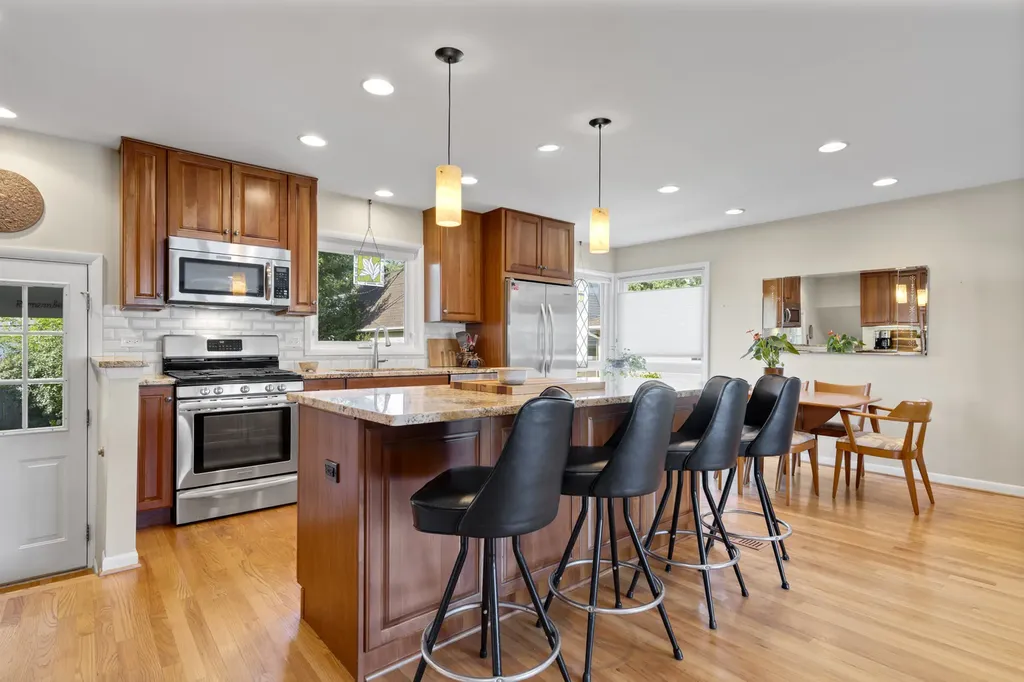270 East Harrison Road Lombard IL 60148