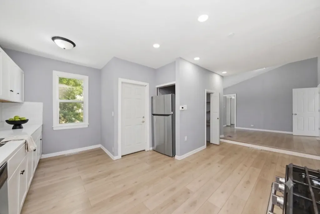 12018 South Bishop Street Chicago IL 60643