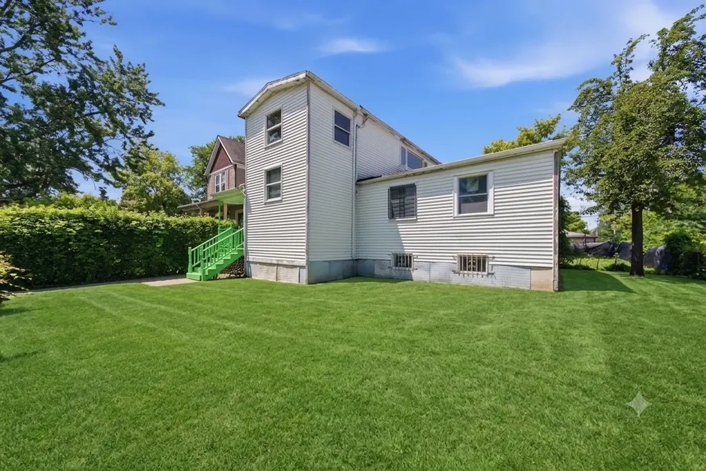 12018 South Bishop Street Chicago IL 60643