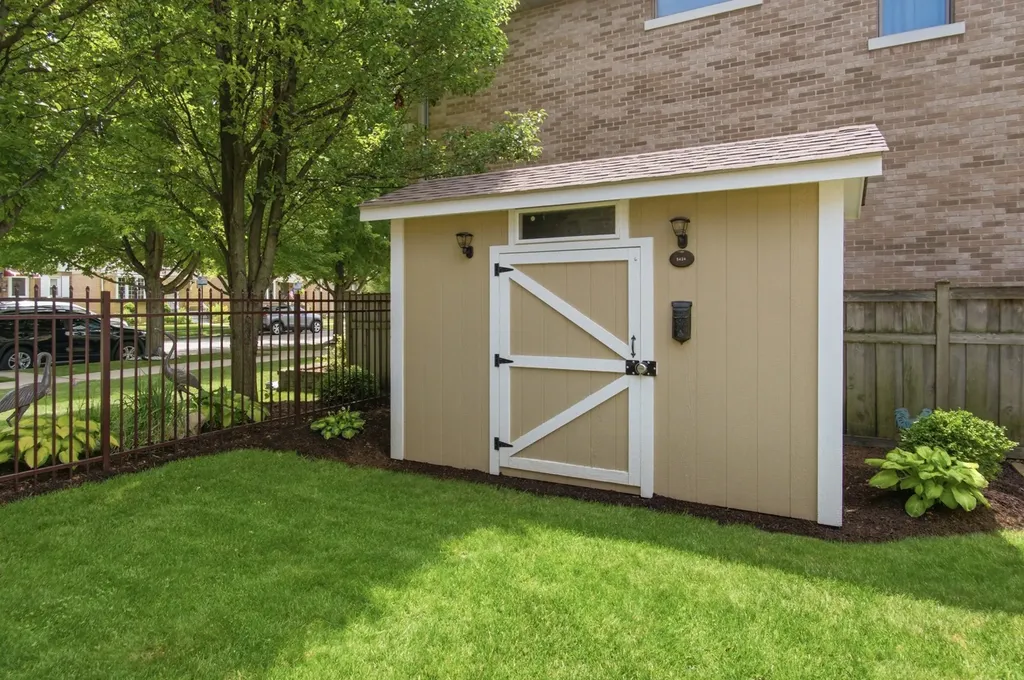 5422 South Sayre Avenue Chicago IL 60638