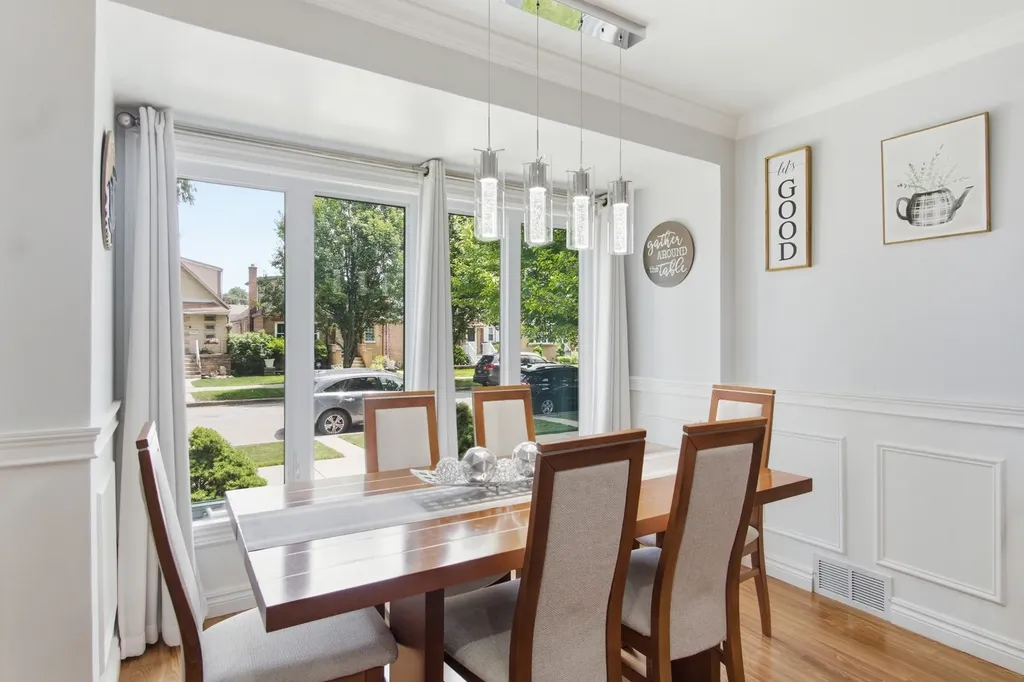5422 South Sayre Avenue Chicago IL 60638