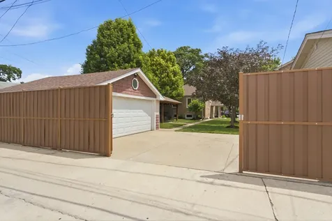 5422 South Sayre Avenue Chicago IL 60638