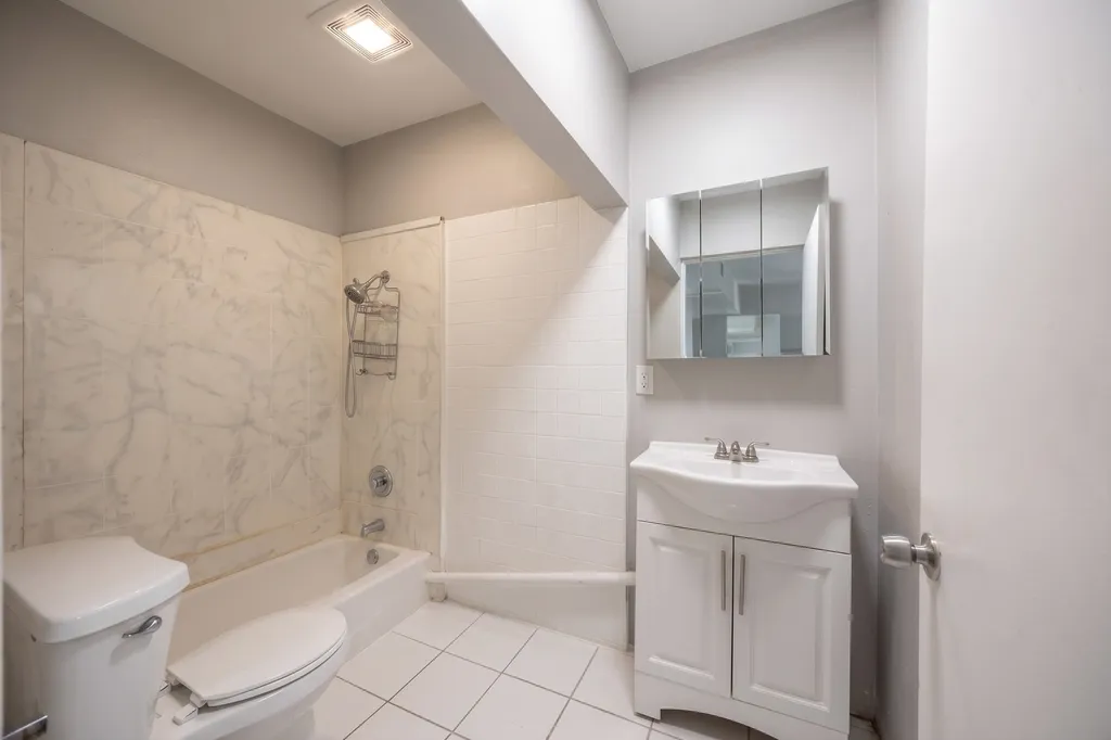 1759 West 21st Street Chicago IL 60608