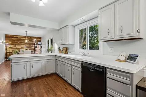 1978 North Fork Circle Elgin IL 60123