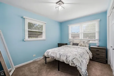 1978 North Fork Circle Elgin IL 60123