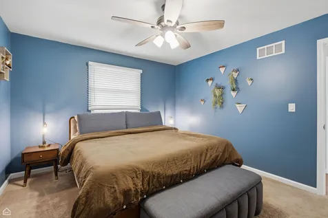 1978 North Fork Circle Elgin IL 60123