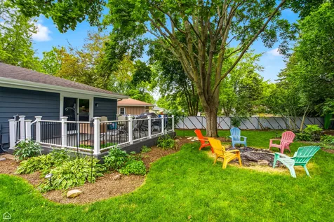 1978 North Fork Circle Elgin IL 60123